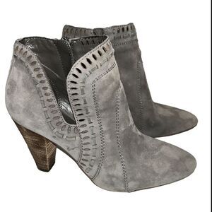 Vince Camuto Suede Booties / Ankle Booties - 6M